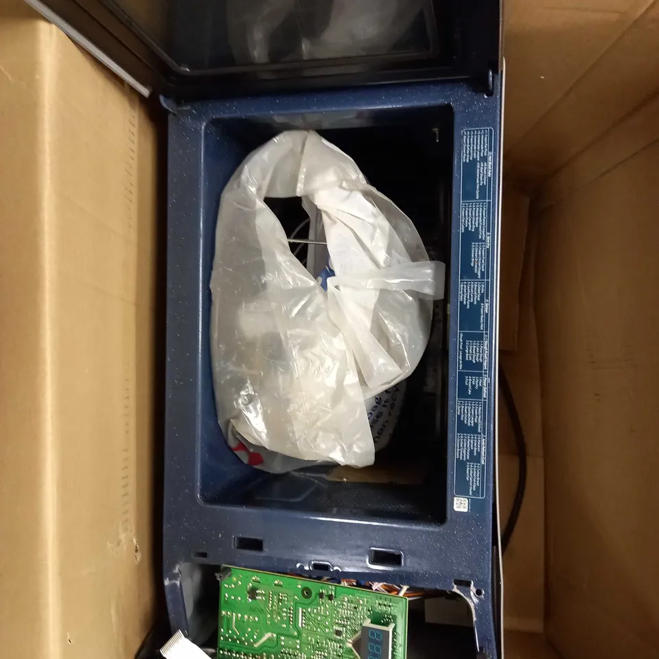 SAMSUNG SILVER MICROWAVE