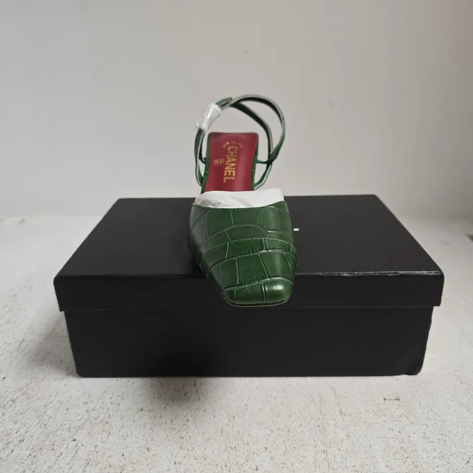 BOXED PAIR OF CHANEL CLOSED TOE HEELED SHOES IN GREEN SIZE EU 37