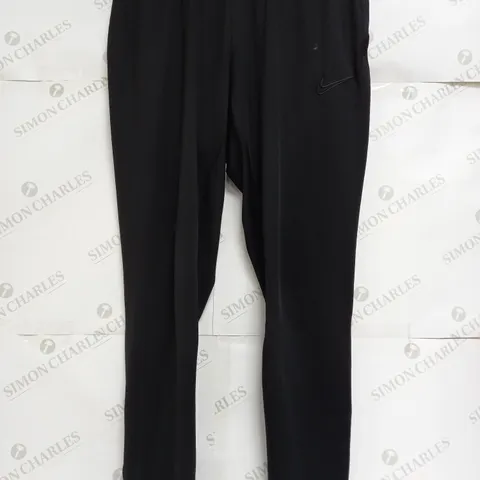NIKE TRACKSUITS PANTS IN BLACK - LARGE