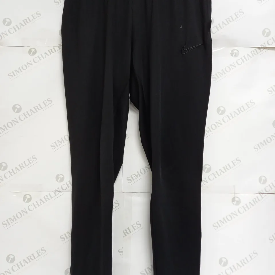 NIKE TRACKSUITS PANTS IN BLACK - LARGE
