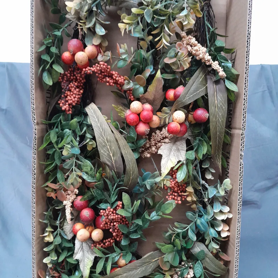 BOXED UNBRANDED DECORATIVE GARLAND