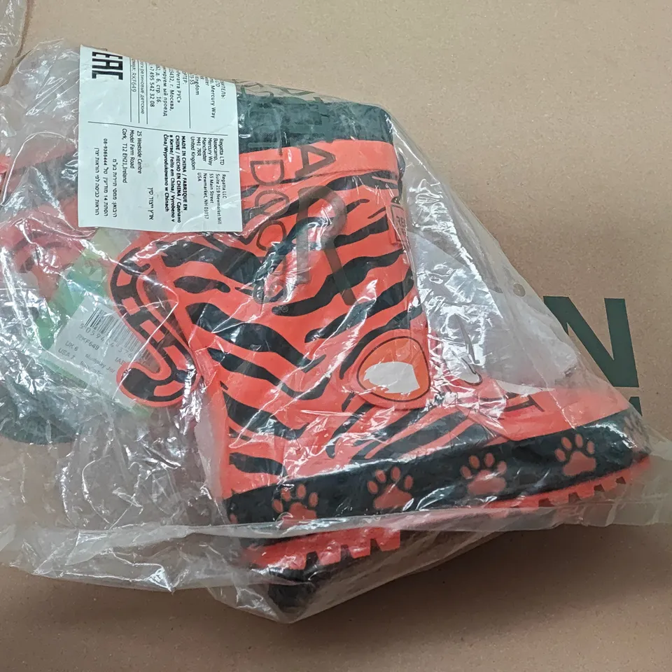 LOT OF 5 BRAND NEW REGATTA KIDS SHOES INCLUDES MUDPLAY JUNIOUR AND ORLA CLOG DESIGNS - VARIOUS SIZES
