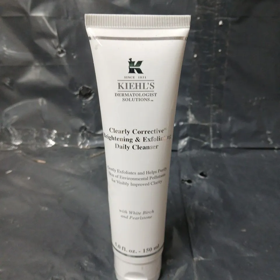 KIEHL'S CLEARLY CORRECTIVE BRIGHTENING AND EXFOLIATING DAILY CLEANSER - 150ML