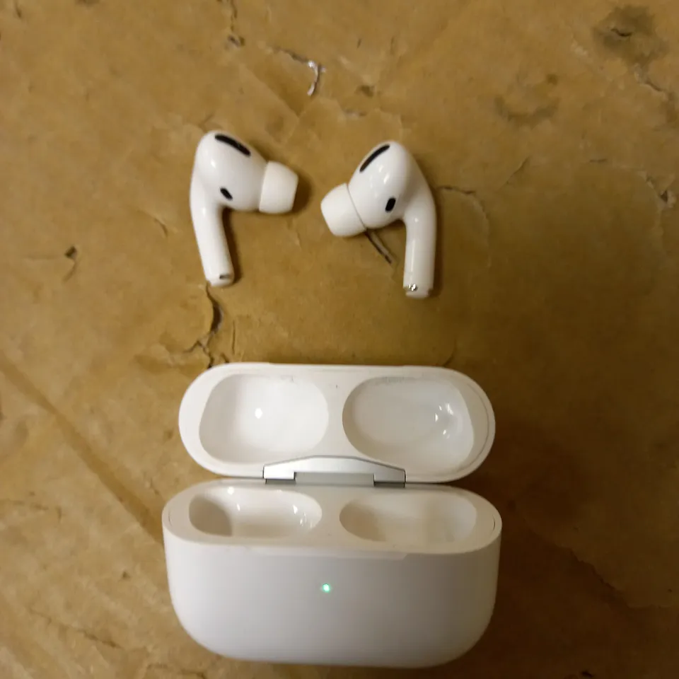 APPLE AIRPODS PRO