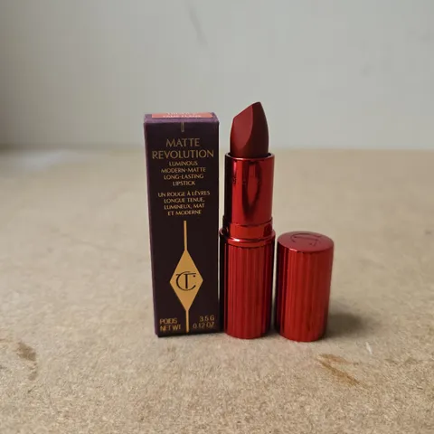 CHARLOTTE TILBURY MATTE REVOLUTION LIPSTICK – FAME FLAME (BOXED)
