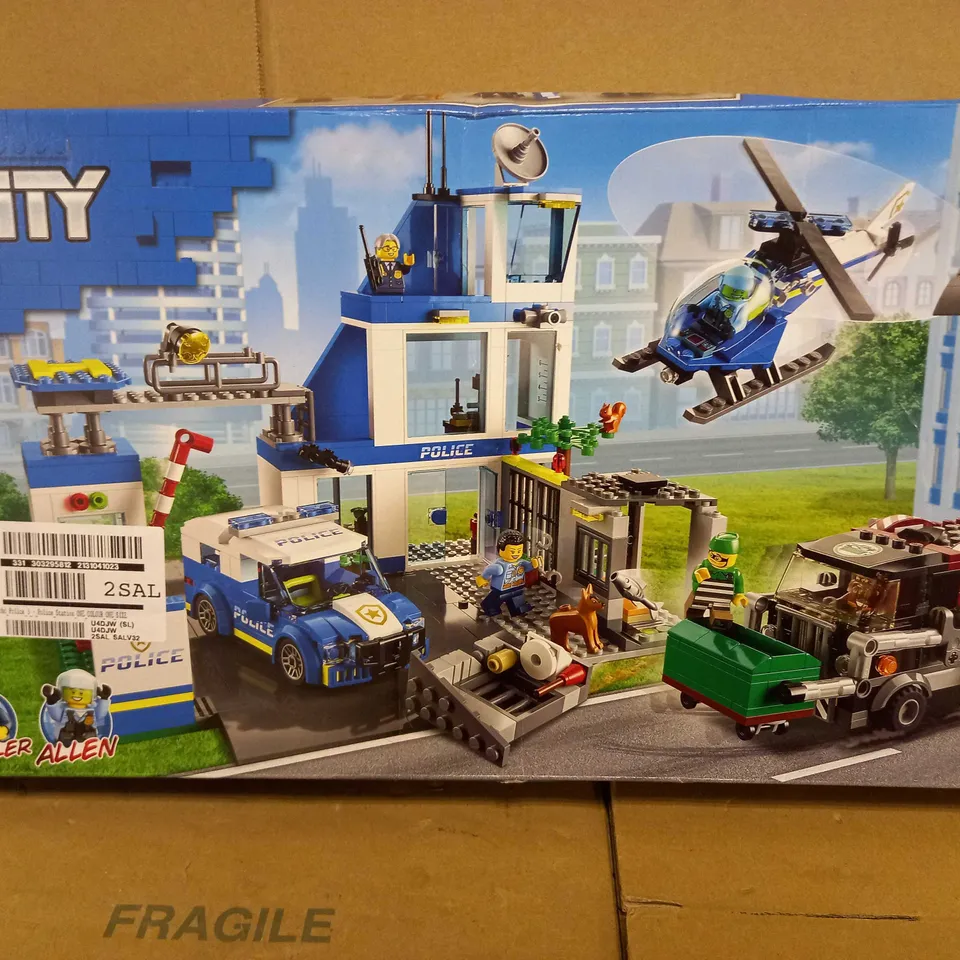 LEGO CITY POLICE STATION