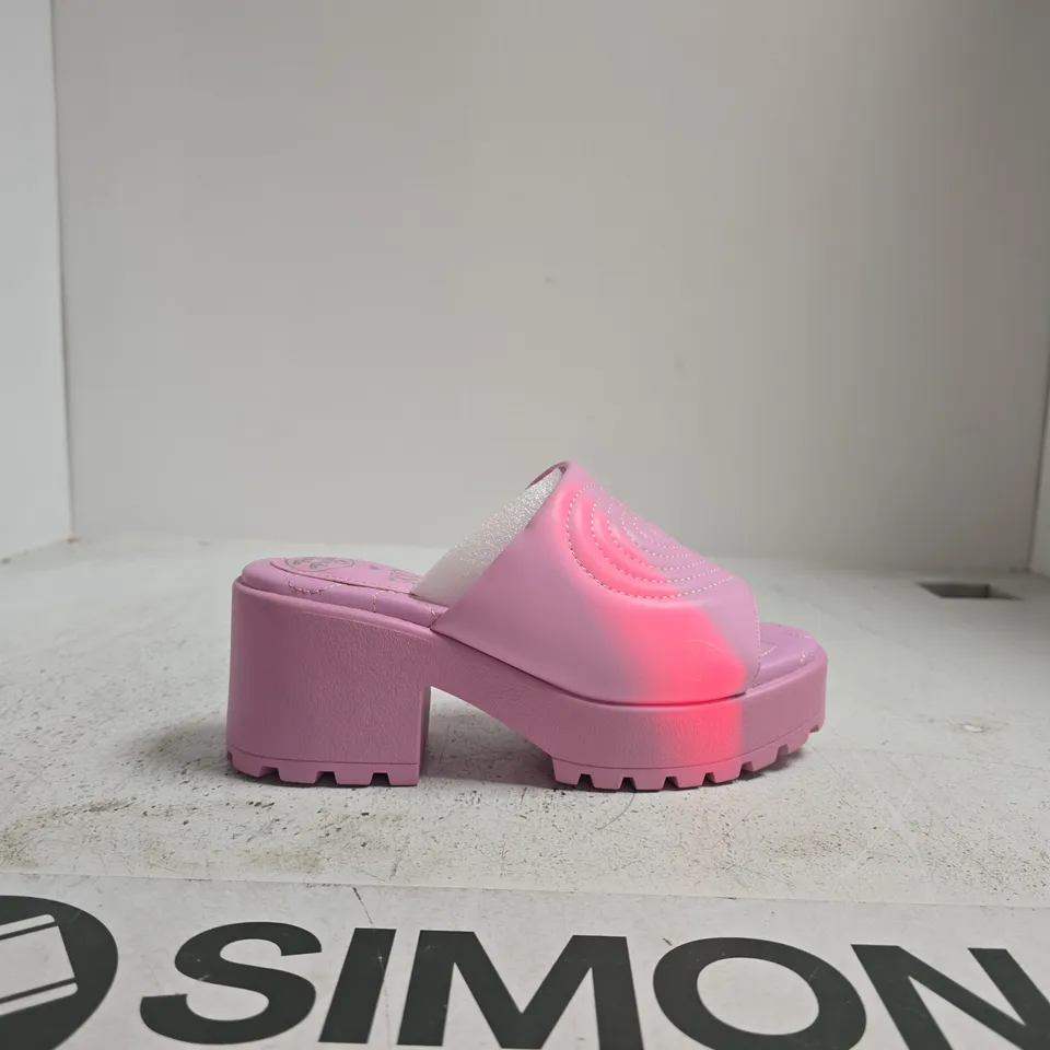 POLLY POCKET PINK PLATFORM SANDAL KOI – MATTEL 2026 SIZE 6