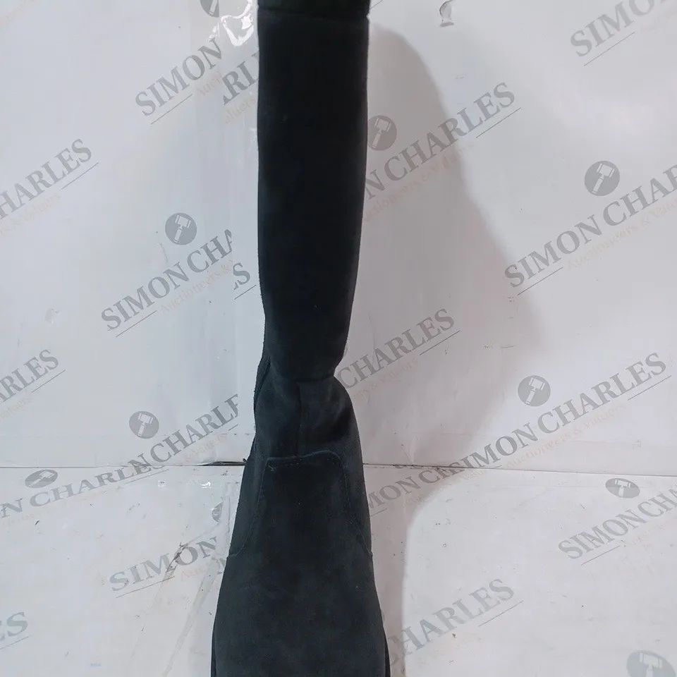 BOXED PAIR OF EMU AUSTRALIA "MOONTA" WATERPROOF KNEE LEATHER BOOTS, BLACK - SIZE 6