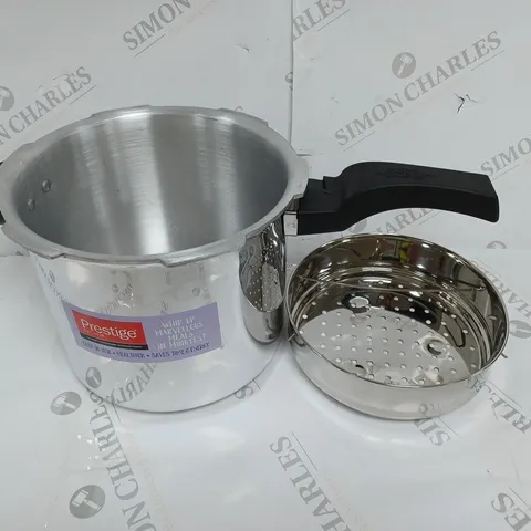LARGE PRESTIGE COOKING POT AND STRAINER