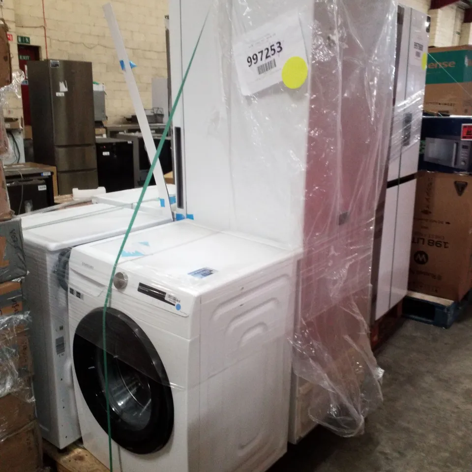 PALLET CONTAINING APPROXIMATELY 4 RAW ELECTRICAL ITEMS TO INCLUDE: