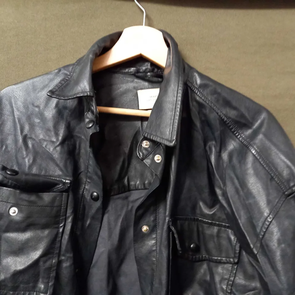 URBAN OUTFITTERS FAUX LEATHER JACKET IN BLACK - SMALL