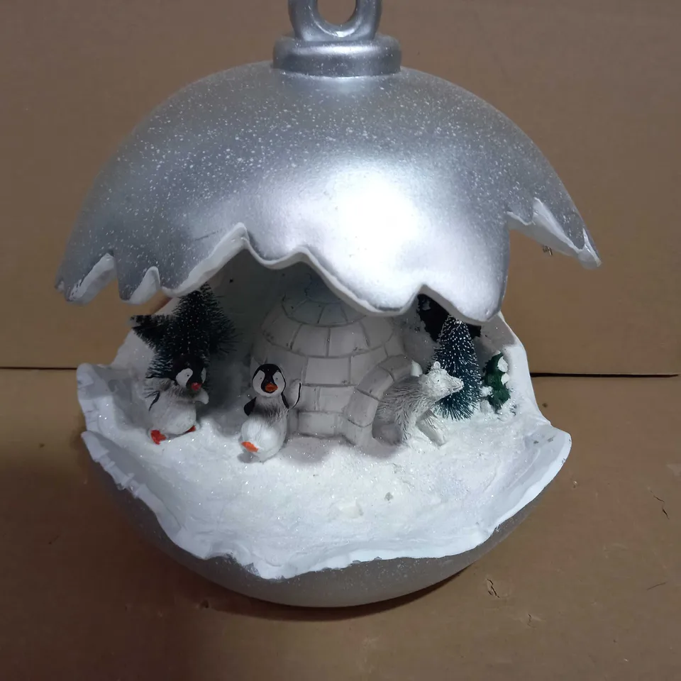 CHRISTMAS DETAILED BAUBLE DECORATION 
