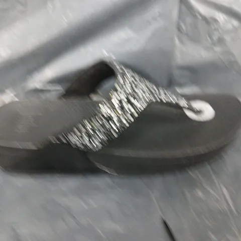 BOXED PAIR OF FITFLOP LULU SANDALS - UK SIZE 8