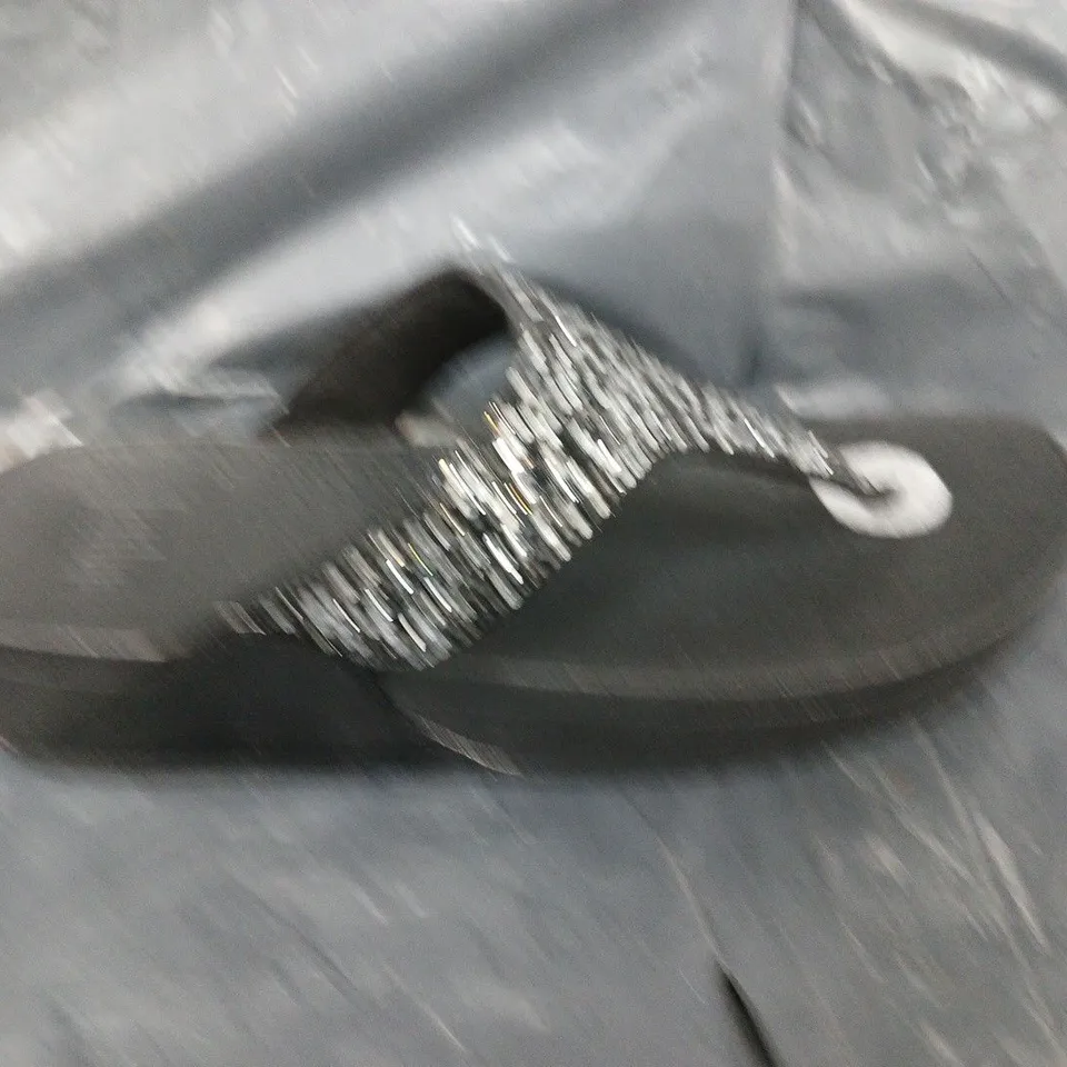 BOXED PAIR OF FITFLOP LULU SANDALS - UK SIZE 8