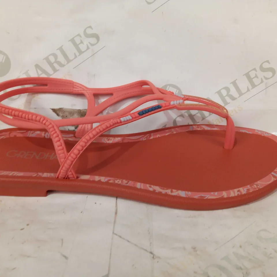 BOXED PAIR OF GRENDHA SANDALS IN PINK EU SIZE 40
