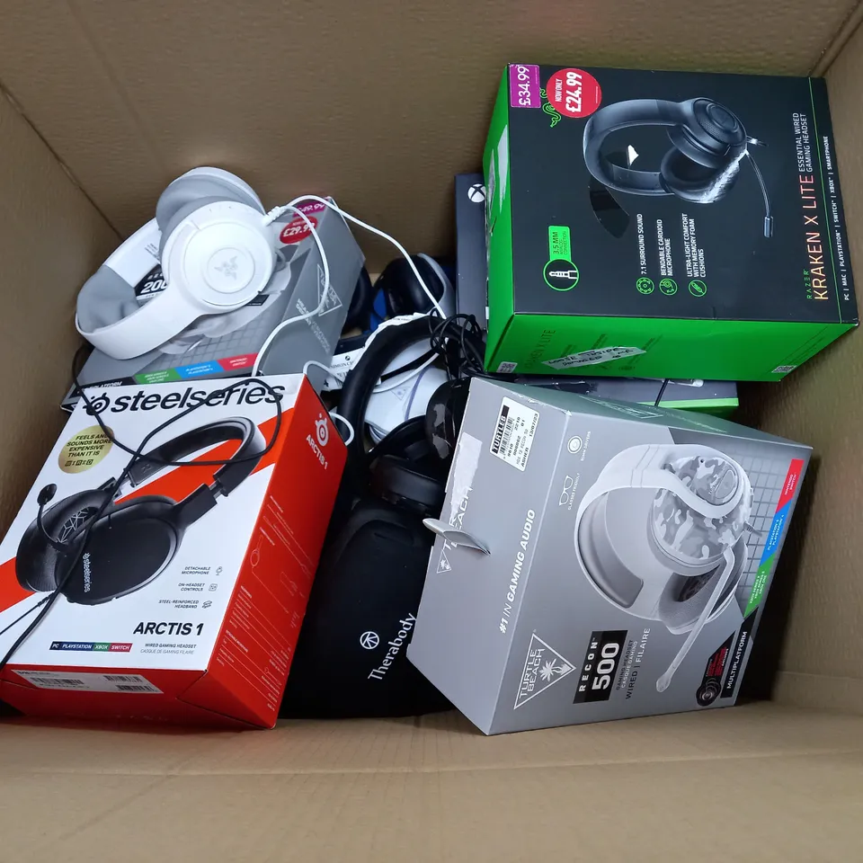 BOX OF APPROX 15 ASSORTED ITEMS TO INCLUDE - RAZER KRAKEN X - TURTLE BEACH RECON 200 - XBOX STEREO GAMING HEADSET ECT