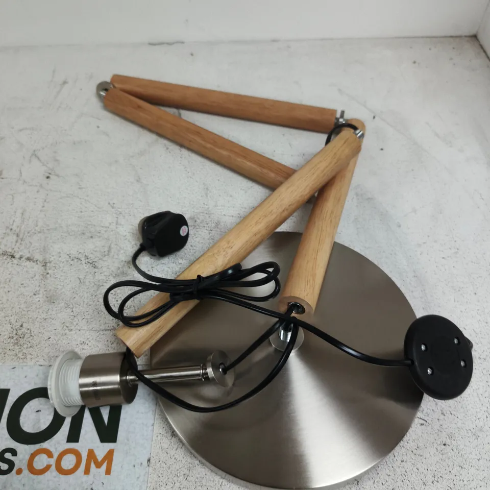 THREE-ARM WOODEN PENDANT FLOOR LIGHT