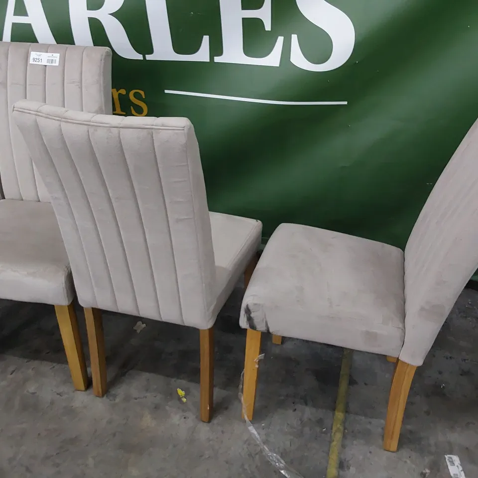 SET OF FIVE UPHOLSTERED DINING CHAIRS BEIGE PLUSH FABRIC ON NATURAL WOOD LEGS 