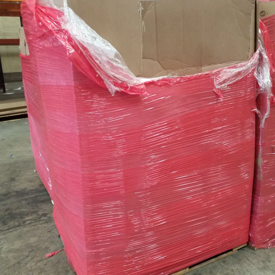 PALLET CONTAINING ASSORTED PRODUCTS INCLUDING ARTIFICIAL PLANTS, 2500W OIL HEATER, DOUBLE HAMMOCK STAND & COLLAPSIBLE SCREEN