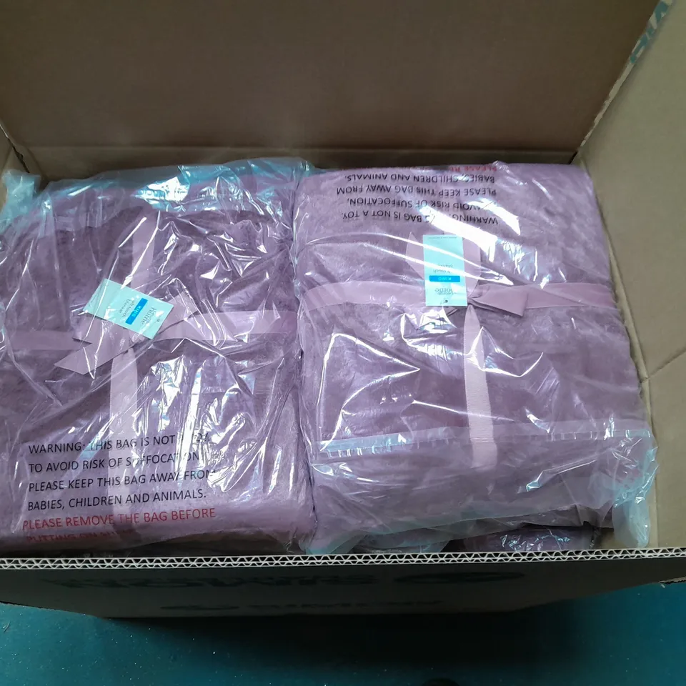 APPROXIMATELY 7 SOFT TOUCH BLANKETS - PINK - KING SIZE
