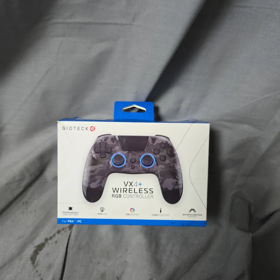 GIOTECK VX4+ WIRELESS RGB CONTROLLER FOR PLAYSTATION 4 AND PC – CAMOUFLAGE (BOXED)