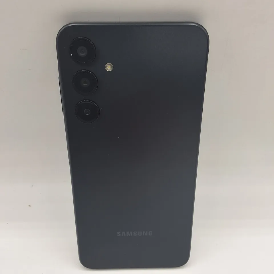 BOXED SAMSUNG GALAXY A16 4/128GB IN BLACK - SM-A165F