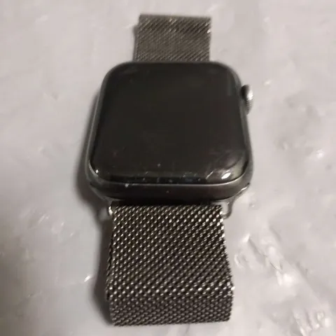 APPLE SERIES 6 WRIST WATCH