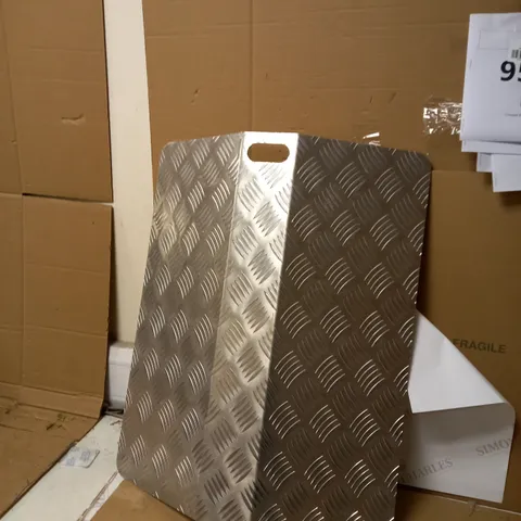 STEEL CHECKER PLATE
