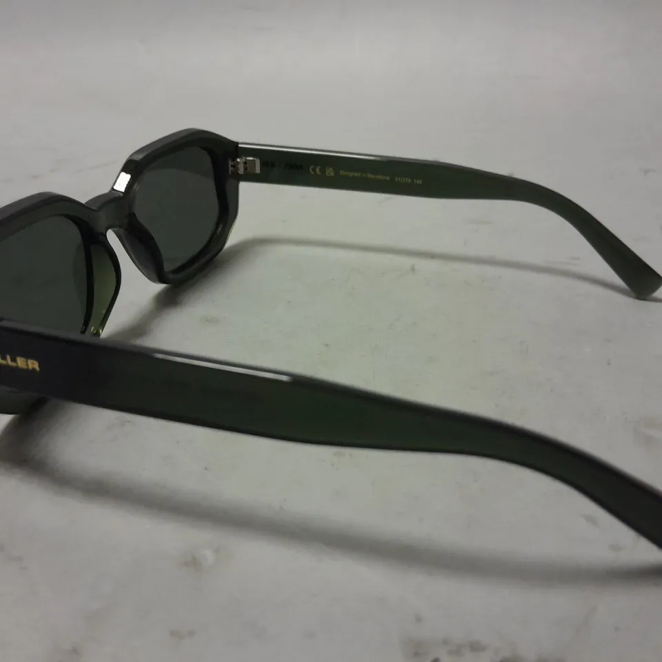 MELLER CLEAR BLACK FRAMED GLASSES IN CASE