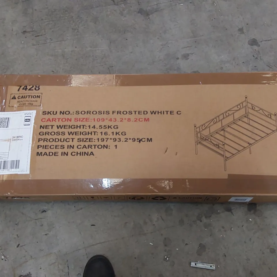 BOXED SINGLE STEEL DAYBED - WHITE (1 BOX)