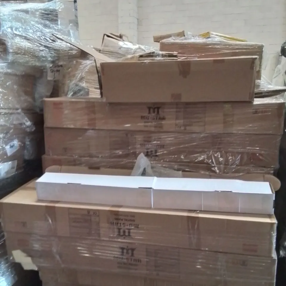 PALLET CONTAINING A LARGE QUANTITY OF DIGITAL PIANOS