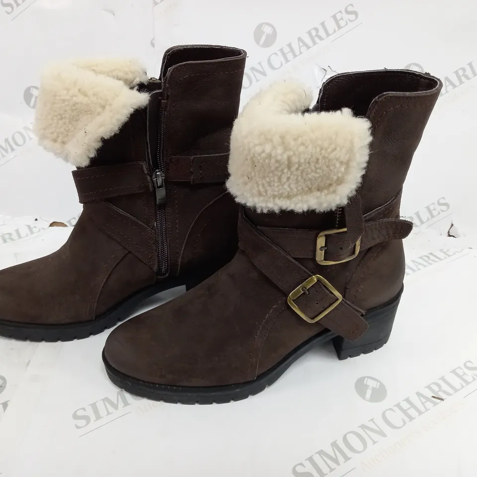 BOXED PAIR OF RUTH LANGSFORD CASUAL BOOTS IN OAK - 3