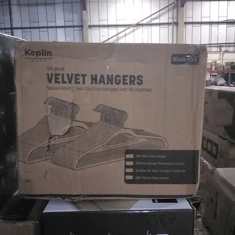 BOXED KEPLIN 50PCK VELVET HANGERS - BLUSH PINK 