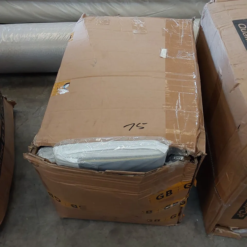 BOX TO CONTAIN APPROX 40 X SANLINKEE PHOTOGRAPHY LIGHT BOXES