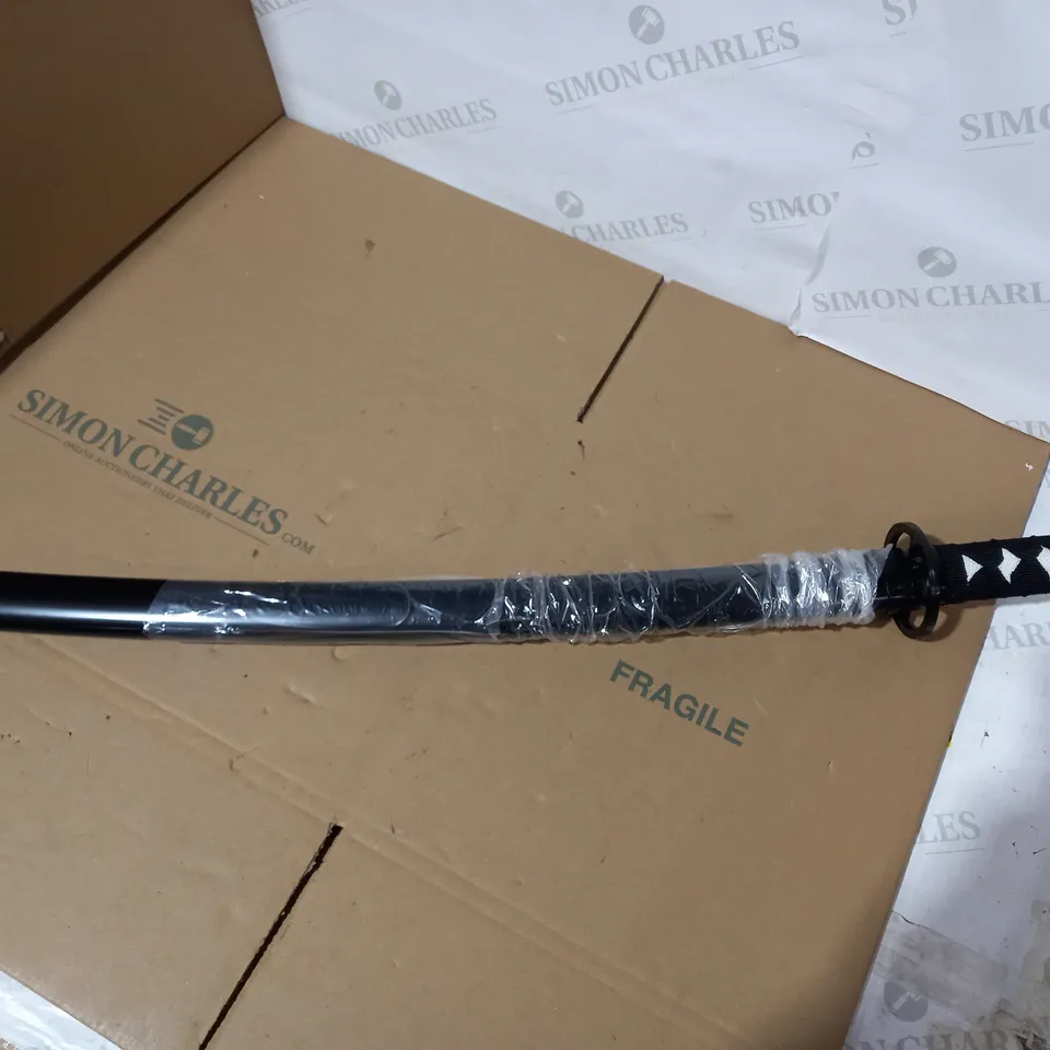 DESIGNER BLACK/WHITE KATANA TOY PROP