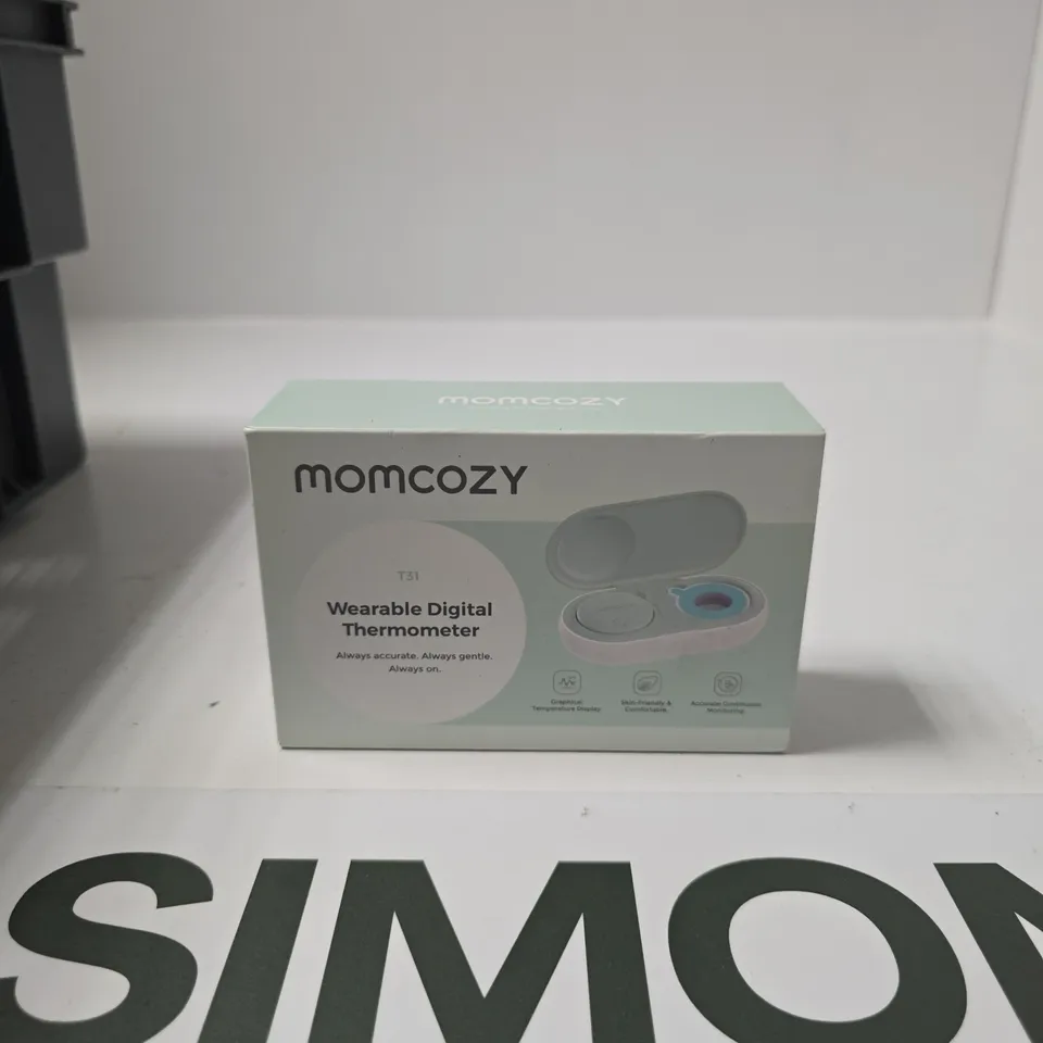 MOMCOZY TS1 WEARABLE DIGITAL THERMOMETER – BOXED
