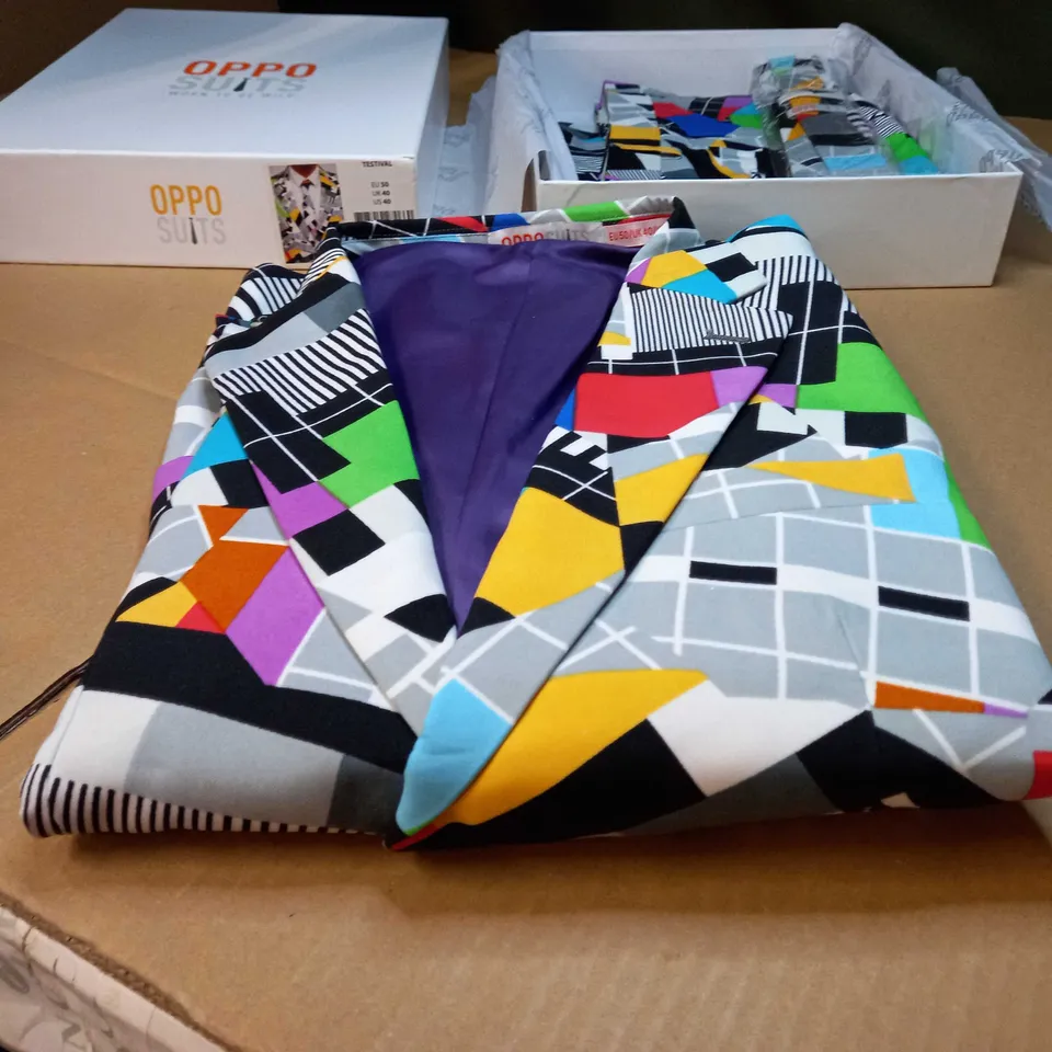 BOXED OPPOSUIT VIBRANT/STATEMENT 3 PIECE SUIT TO INCLUDE: BLAZER, TROUSERS, TIE - SIZE MENS 40