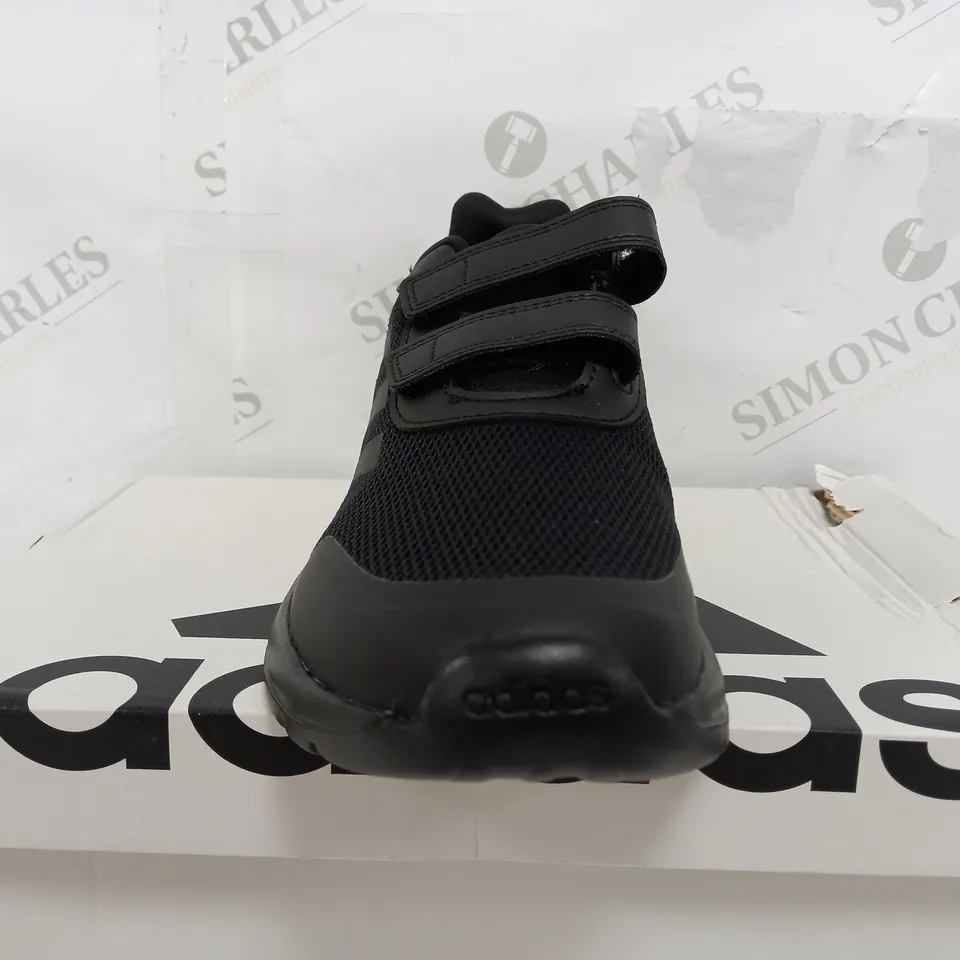 BOXED PAIR OF ADIDAS TENSAUR RUN 2.0 IN BLACK - UK 5