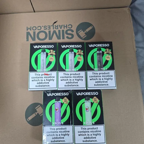 BOX OF APPROXIMATELY 30 ASSORTED E-CIGARETTES AND ACCOMPANIMENTS TO INCLUDE: VARIOUS VAPORESSO ITEMS 