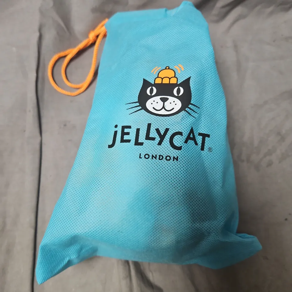 JELLYCAT LONDON EGG-ON-TOAST PLUSH WITH BLUE DRAWSTRING BAG