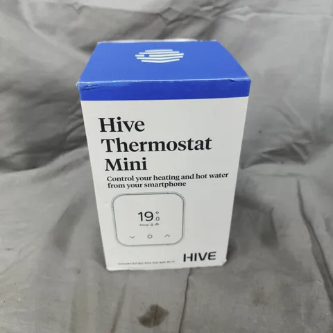 BOXED HIVE THERMOSTAT MINI STARTER KIT β WHITE WITH HUB & POWER ADAPTER