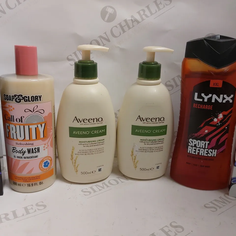 BOX OF APPROX 10 COSMETIC ITEMS TO INCLUDE SOAP&GLORY CALL OF FRUITY BODY WASH, AVEENO CREAM AND LYNX SPORT REFRESH