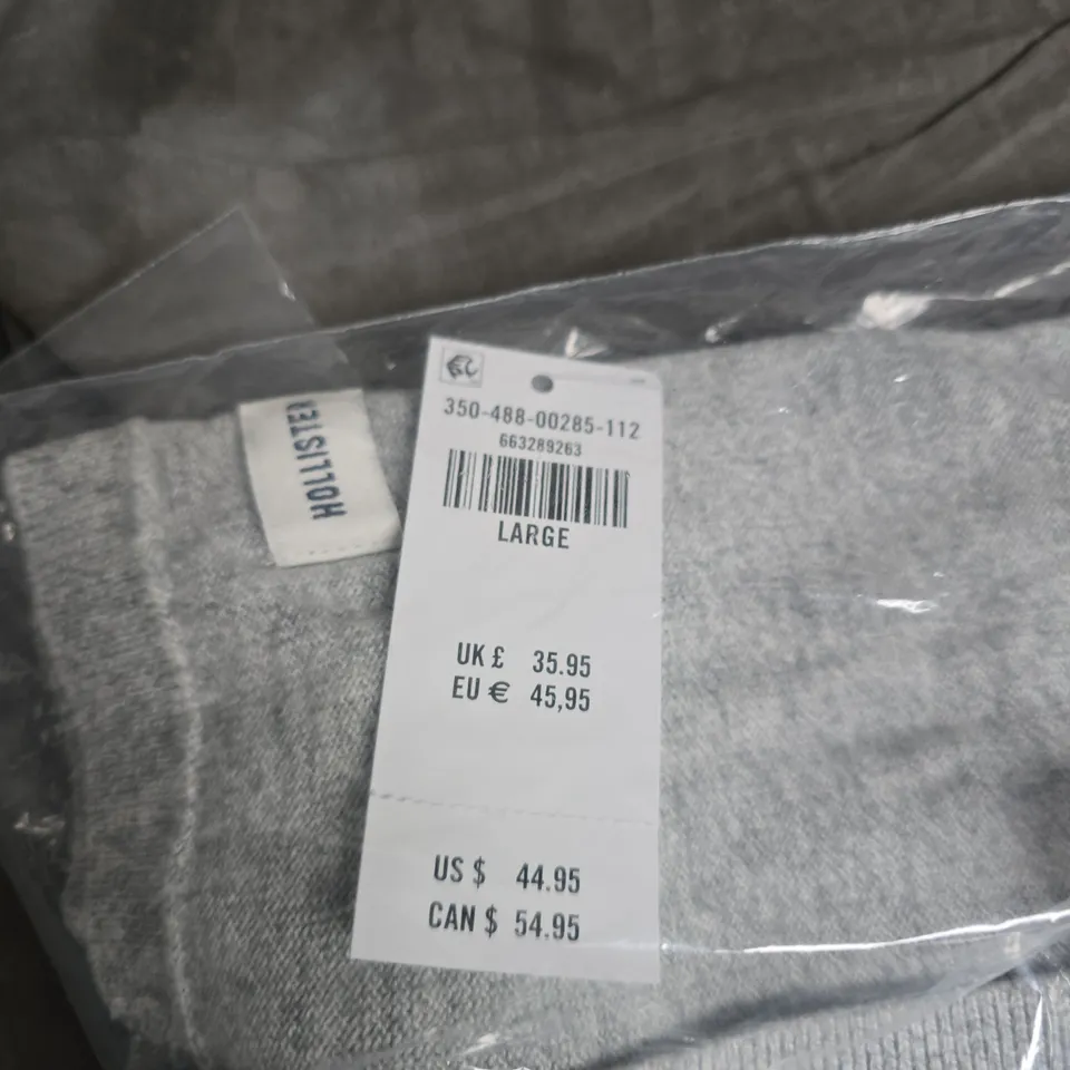 HOLLISTER GREY KNIT CARDIGAN, LARGE