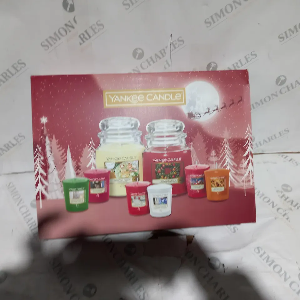 BOXED YANKEE CANDLE CHRISTMAS CANDLES