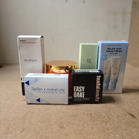 TOTE OF APPROXIMATELY 15 ASSORTED COSMETIC ITEMS TO INCLUDE MOKANN, SKINPEN, HUDE BEAUTY, BEAUTY OF JOSEON RELIEF SUN AQUA FRESH ETC