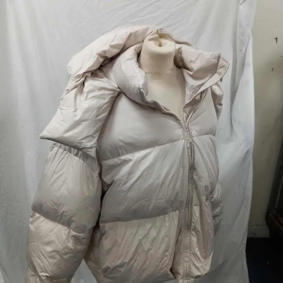 SEVENTH BIG CRÈME / OFF WHITE BUBBLE COAT - SIZE M