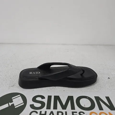 RAID FLIP FLOPS β BLACK, UK 8