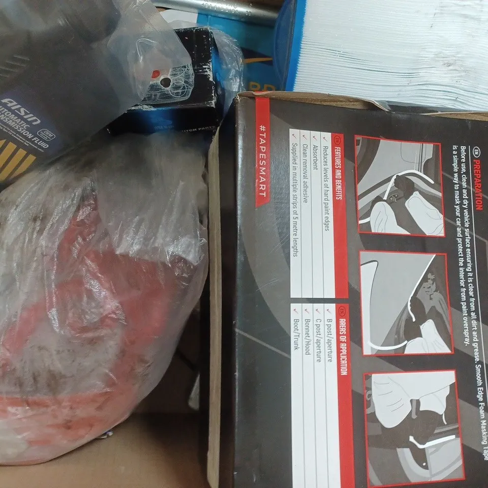 BOX OF APPROXIMATELY 8 ASSORTED CAR PARTS AND ACCESSORIES TO INCLUDE AUTOMATIC TRANSMISSION FLUID, ETC - COLLECTION ONLY