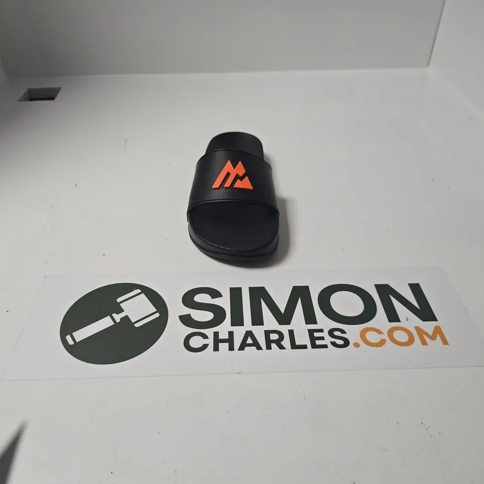 UNBOXED PAIR OF MONTIREX JUNIOR SLIDES IN BLACK - UK 5