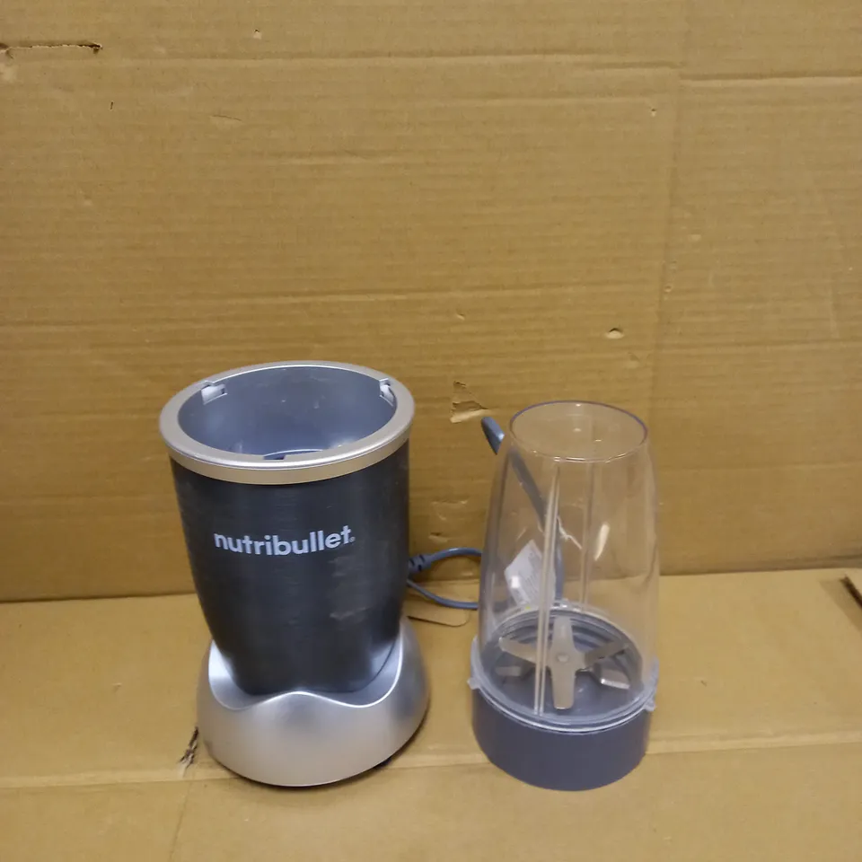 NUTRIBULLET 600 SERIES - NUTRIENT EXTRACTOR HIGH SPEED BLENDER